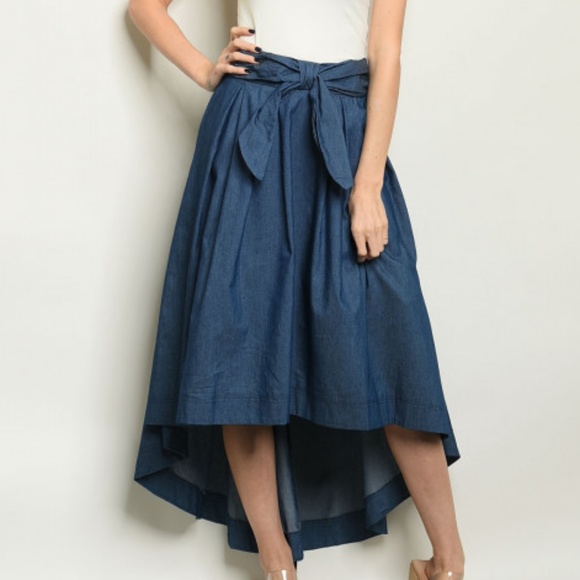 Dresses & Skirts - Beverly's Blue Jean Vintage Style Chambray Skirt!!